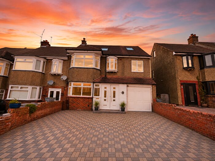 5 Bedroom Semi-Detached House For Sale In Mill Close, Strood, ME2