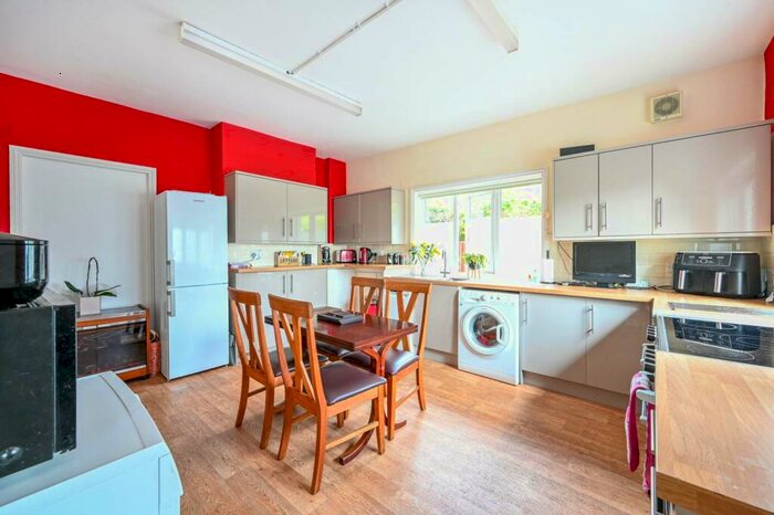 1 Bedroom Flat To Rent In Wonersh Village Club, Wonersh Common, Wonersh, Guildford, GU5