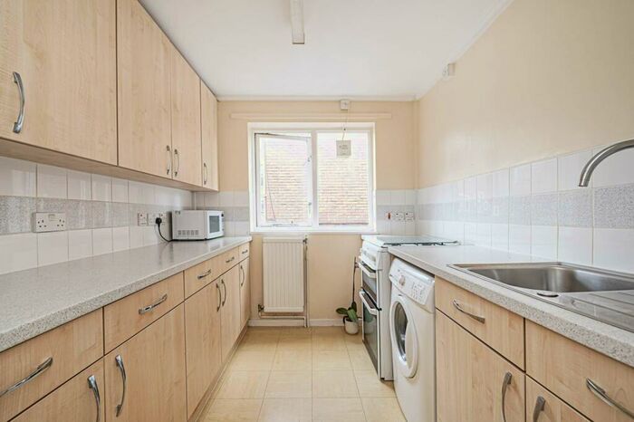 1 Bedroom Flat To Rent In Frostic Walk, , Brick Lane, London, E1
