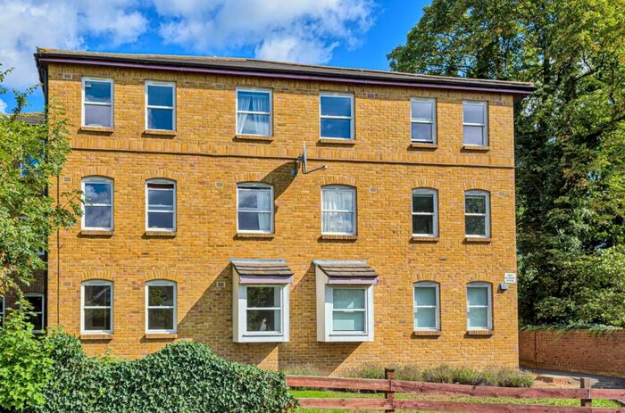 1 Bedroom Flat To Rent In Manor Mount Forest Hill, SE23