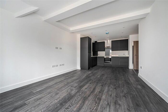 2 Bedroom Flat To Rent In The Broadway, St. Peters Street, St. Albans, Hertfordshire, AL1