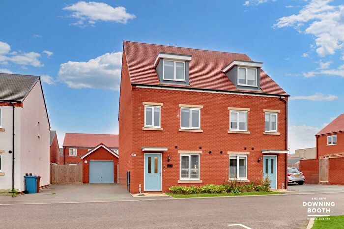 3 Bedroom Semi-Detached House For Sale In Gallimore Drive, Lichfield, WS14