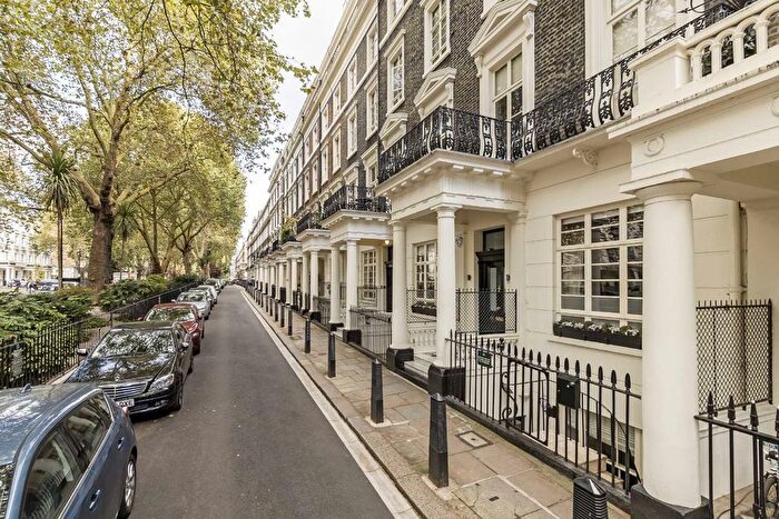 3 Bedroom Flat For Sale In Sussex Gardens, Hyde Park, W2