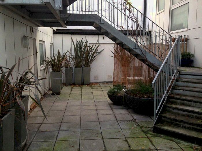 2 Bedroom Apartment To Rent In High Road, London, N22