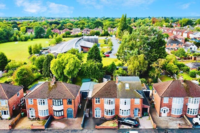 3 Bedroom Semi-Detached House For Sale In Park Drive, Leicester Forest East, LE3