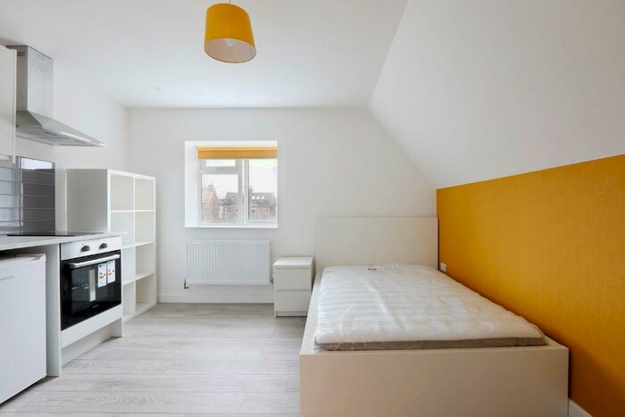 Studio To Rent In Newport Road, Burgess Hill, West Sussex, RH15