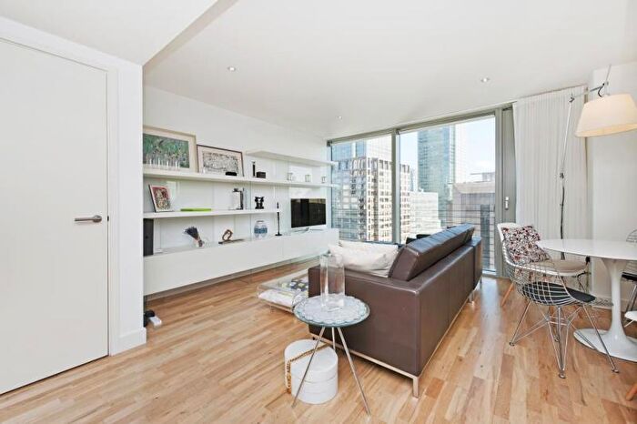 1 Bedroom Apartment To Rent In Landmark East, Canary Wharf, E14