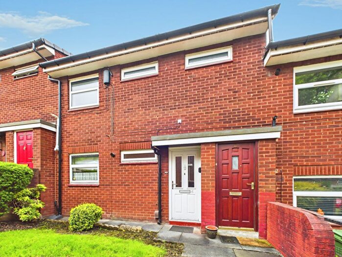2 Bedroom Flat For Sale In Sullivan Way, Wigan, WN1
