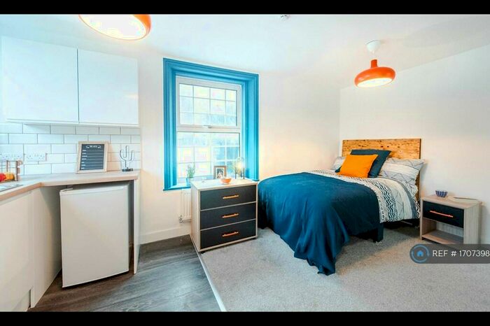 Studio To Rent In Retiro Street, Oldham, OL1