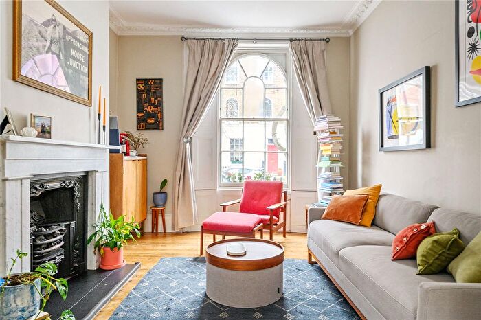 3 Bedroom Terraced House To Rent In Burgh Street, Angel, Islington, London, N1