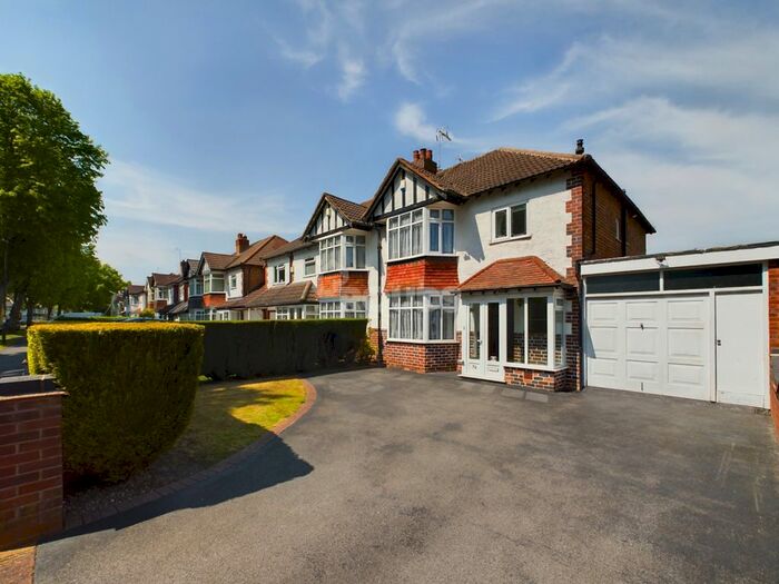 3 Bedroom Semi-Detached House To Rent In Boden Road, Hall Green, Birmingham, West Midlands, B28
