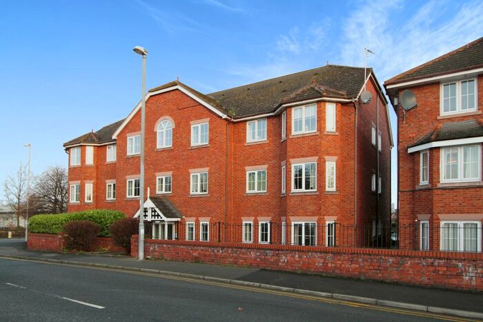 2 Bedroom Flat To Rent In Heathcote Close, Chester, Cheshire, CH2
