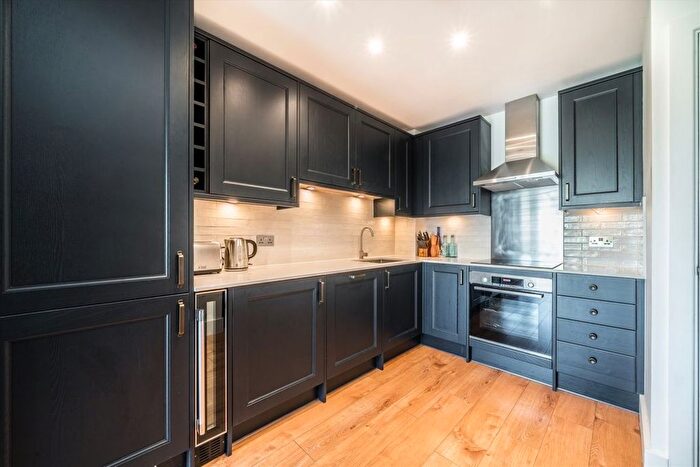 1 Bedroom Flat To Rent In Copperfield Road, London, E3