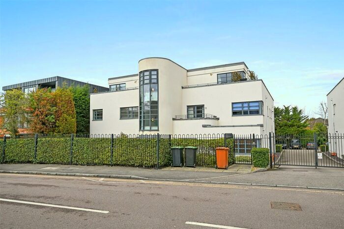 2 Bedroom Apartment To Rent In Eastbury Avenue, Northwood, Middlesex, HA6