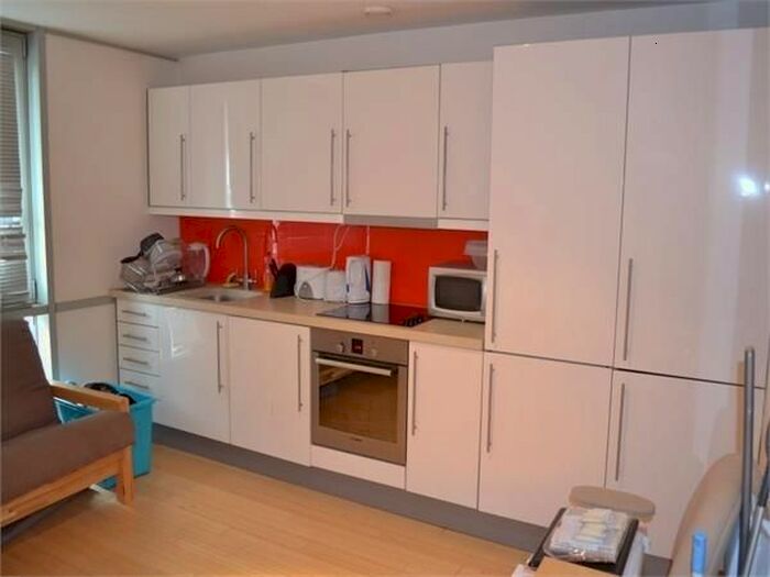 1 Bedroom Flat To Rent In Richmond Road, Kingston Upon Thames, KT2