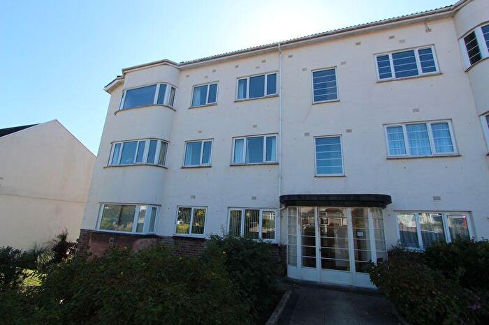 2 Bedroom Flat For Sale In Abbey Road, Rhos On Sea, LL28