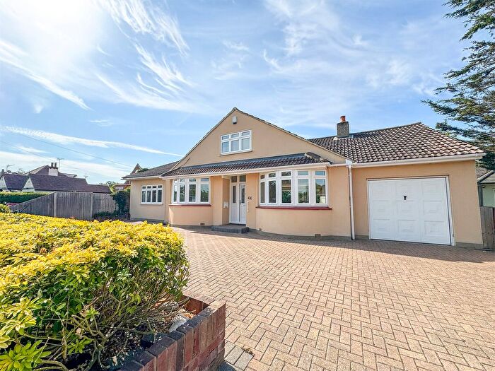 3 Bedroom Detached House For Sale In Lower Road, Hullbridge, SS5