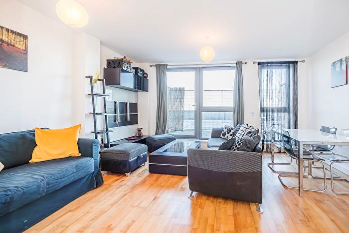 2 Bedroom Flat To Rent In Gallions Road, London, E16