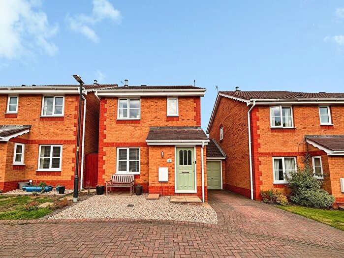3 Bedroom Link Detached House For Sale In Glenmore Road, Swindon, SN25