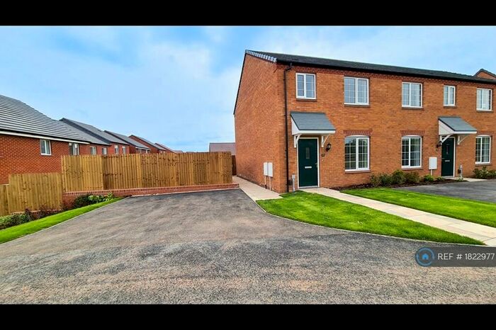 3 Bedroom End Of Terrace House To Rent In Fowler Road, Edwalton, Nottingham, NG12