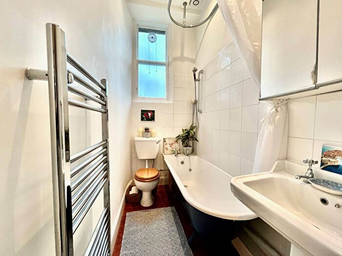 2 Bedroom Flat For Sale In Comiston Place (Flat ), Morningside, Edinburgh, EH10