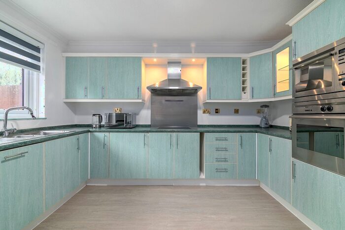 4 Bedroom End Of Terrace House To Rent In Clifton Way, London, SE15