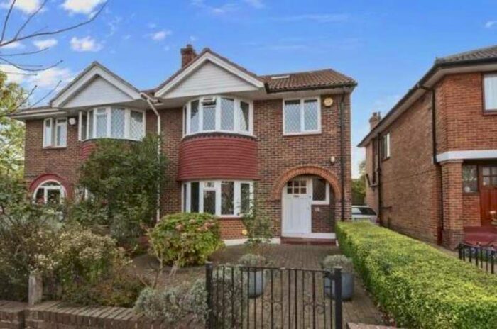 6 Bedroom Semi-Detached House To Rent In Bowes Road, East Acton, W3