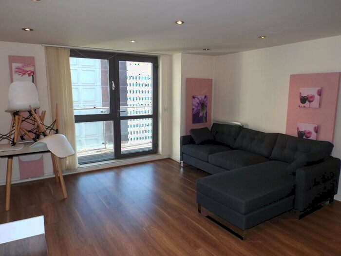2 Bedroom Apartment To Rent In Centenary Plaza, B1