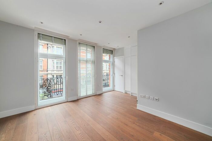 Studio To Rent In Shaftesbury Avenue, London, W1D