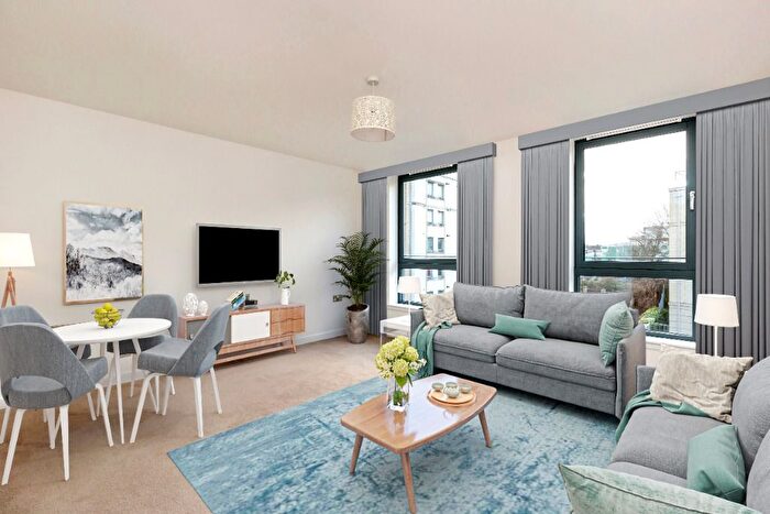 2 Bedroom Flat To Rent In Handyside Place, Gorgie, Edinburgh, EH11