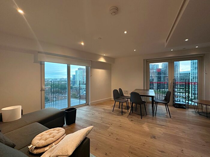 2 Bedroom Flat To Rent In Exchange Gardens, London, SW8