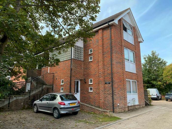 1 Bedroom Apartment To Rent In Albert Street, Fleet, GU51