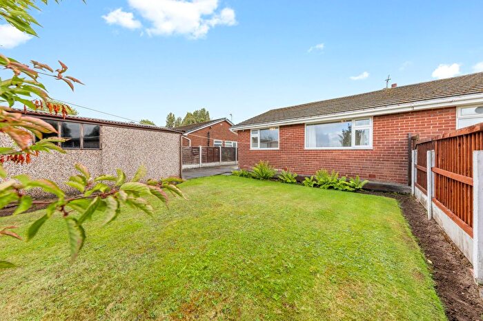 2 Bedroom Semi-Detached Bungalow For Sale In Myddleton Lane, Winwick, WA2