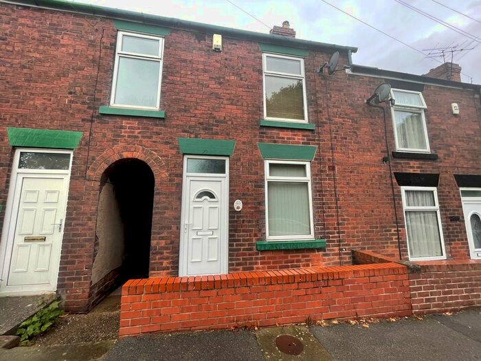 3 Bedroom Terraced House To Rent In Mansfield Road, Winsick, Hasland, Chesterfield., S41