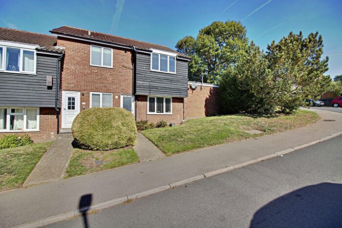 1 Bedroom Maisonette For Sale In Horseshoe Court, Thele Avenue, Stanstead Abbotts, SG12