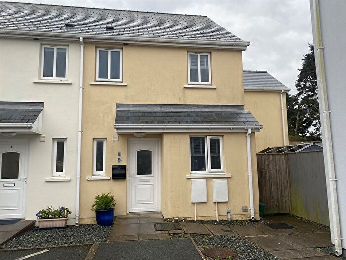 3 Bedroom Semi-Detached House For Sale In Goughs Court, Milford Haven, SA73