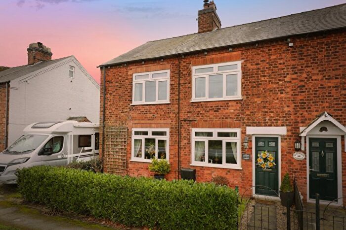 4 Bedroom Semi Detached House For Sale In Middlewich Road, Stanthorne, Middlewich, Cheshire, CW10