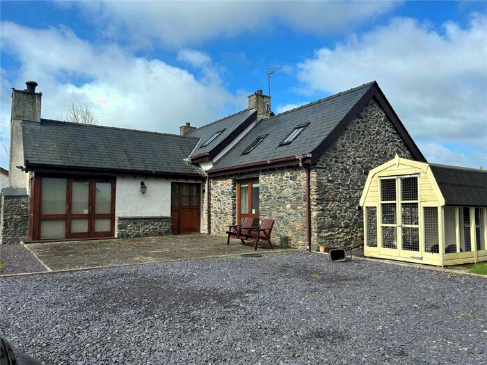 2 Bedroom Bungalow For Sale In Penlon, Newborough, Anglesey, Sir Ynys Mon, LL61