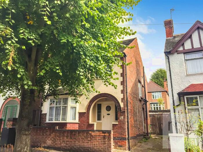 5 Bedroom Semi-Detached House To Rent In Harrington Drive, Lenton, Nottingham, NG7