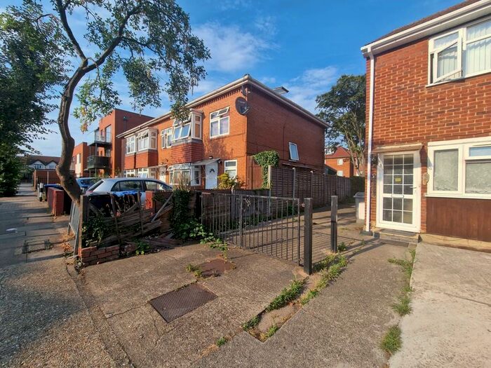 2 Bedroom Apartment To Rent In Lorraine Court, HA0