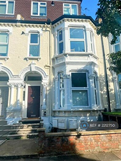 1 Bedroom Flat To Rent In Ravenslea Road, London, SW12