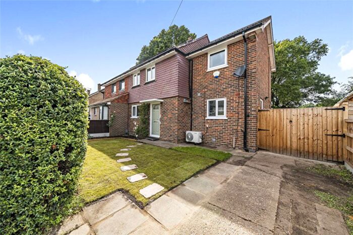 3 Bedroom Terraced House To Rent In Woking, Surrey, GU22