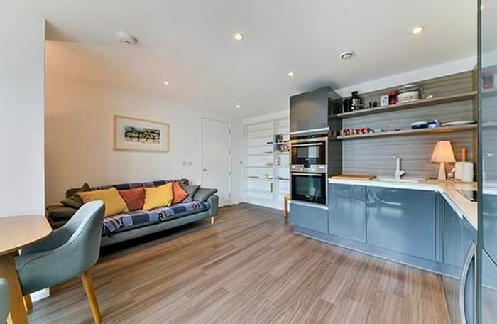 1 Bedroom Flat To Rent In Buckhold Road, London, SW18
