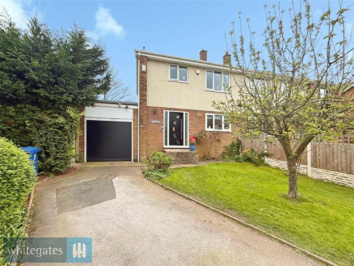 3 Bedroom Semi Detached House For Sale In Cliffe Court, Monk Bretton, S71