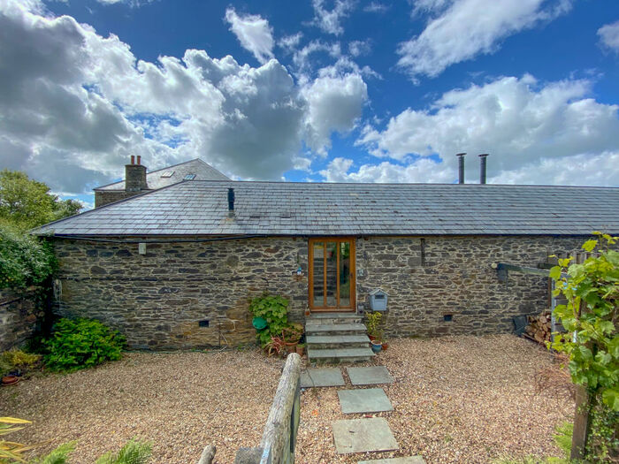 3 Bedroom Barn Conversion For Sale In Week, Brentor, PL19
