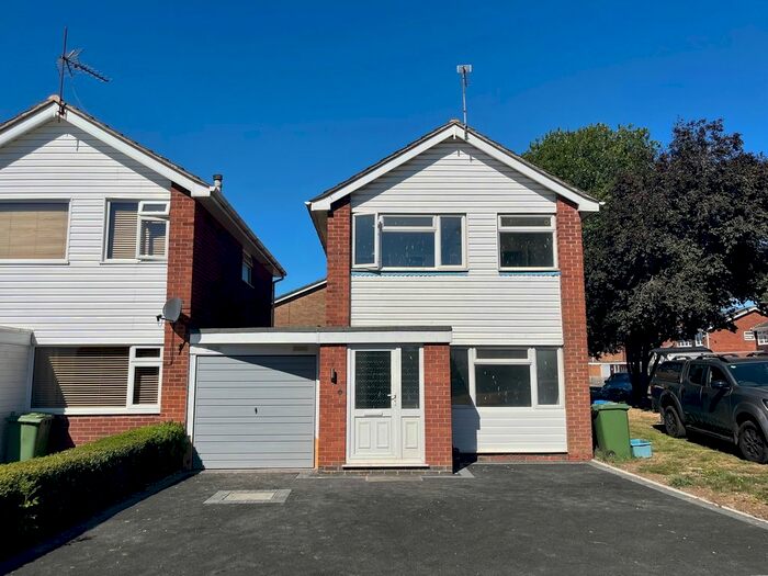 3 Bedroom Property To Rent In Guthlaxton Avenue, Lutterworth, LE17