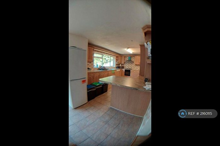 6 Bedroom Semi-Detached House To Rent In Gravell Hill, Croydon, CR0