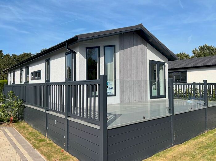 2 Bedroom Mobile/park Home For Sale In Warren Park, Portsmouth Road, Thursley, Godalming, GU8