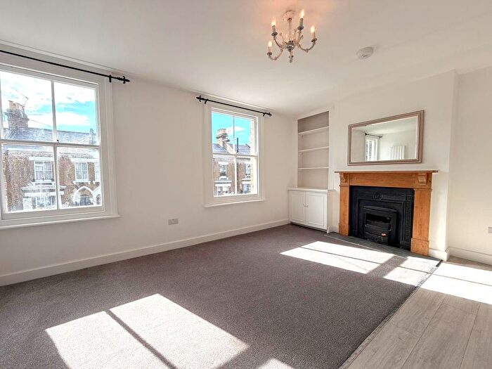 3 Bedroom Flat To Rent In Fifth Avenue, Queens Park, London, W10