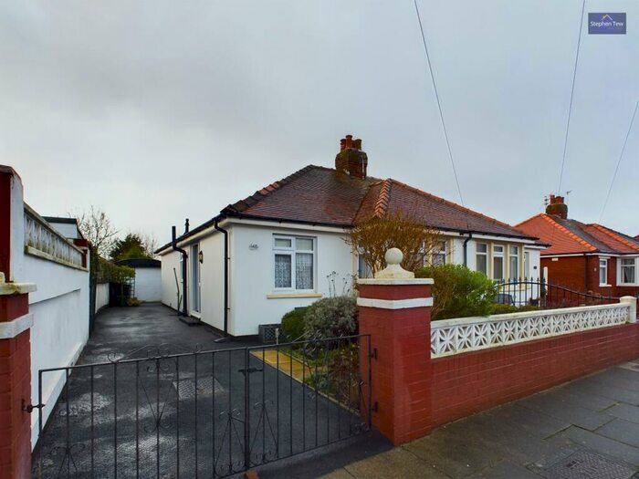 Houses for sale in Woodstock Gardens, FY4, Blackpool